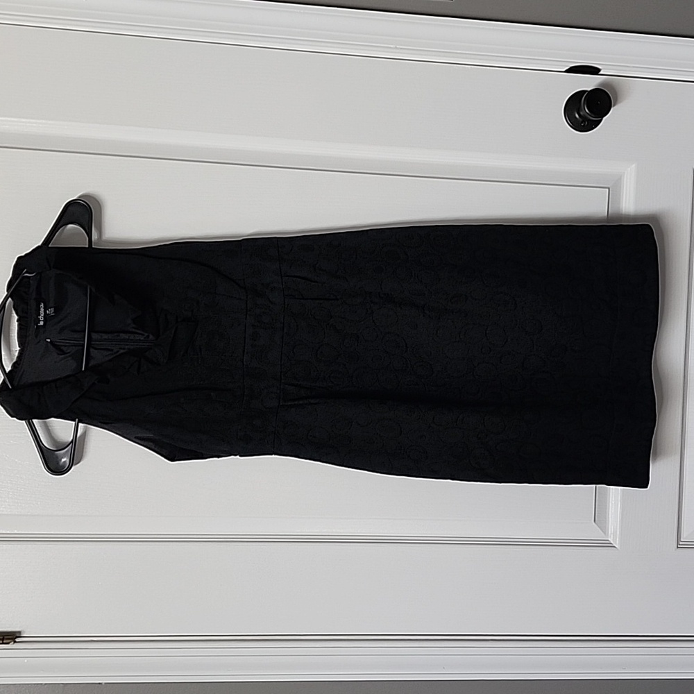 Le Chateau Black Sleeveless Midi Dress
